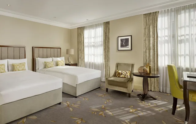 غرفة بسريرين مزدوجين، JW Marriott Grosvenor House London 1/2
