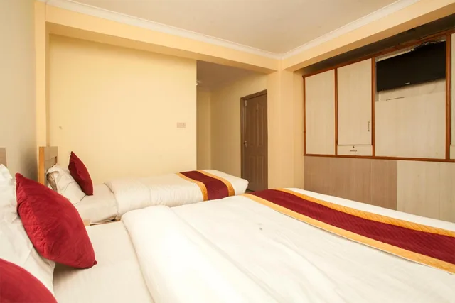 غرفة ديلوكس ثلاثية بسرير كينج وسرير فردي، Hotel Mountain Gateway (ex. Namaste Nepal Hotels and Apartment) 3/3