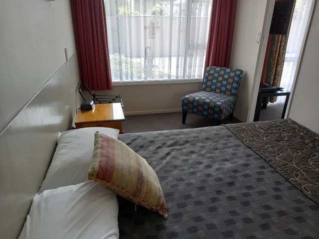 غرفة بزنس بسرير كوين وسرير فردي بغرفة نوم واحدة، Comfort Inn Tayesta 2/6