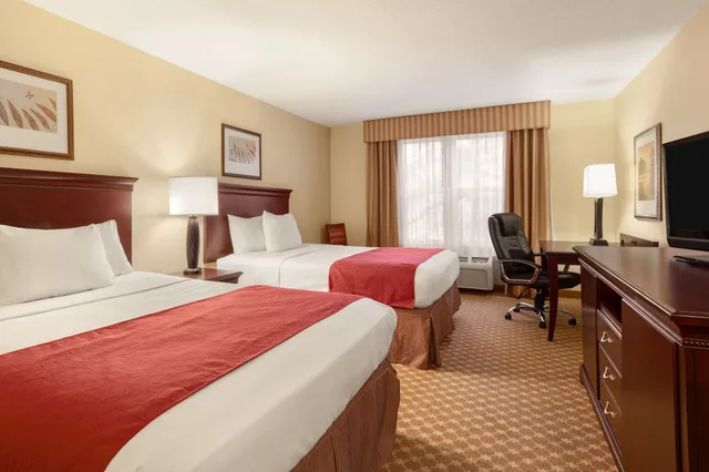 غرفة بسريرين كوين، Country Inn & Suites By Radisson, Doswell (Kings Dominion), VA 3/8