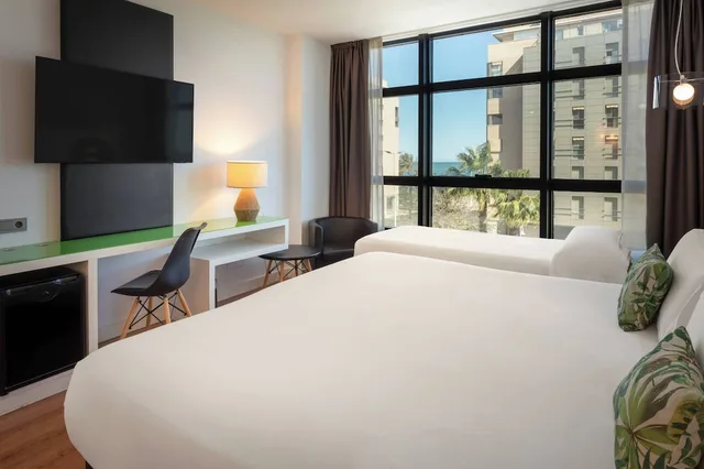 غرفة مفردة بسريرين منفصلين، Hotel Catalonia Malaga 5/7