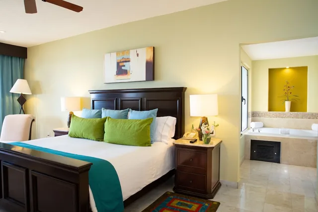 3 Bedrooms, Ocean Front, Villa del Palmar Cancun All Inclusive Beach Resort & Spa 4/4