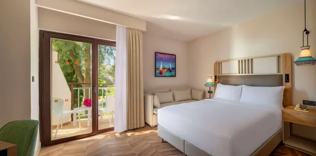 غرفة بسرير مزدوج، DoubleTree by Hilton Bodrum Isil Club Resort 2/10