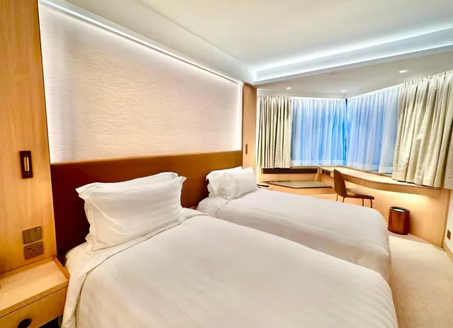 Renovated, Superior, Twin Beds, City View، The Kimberley Hotel Hong Kong 1/1