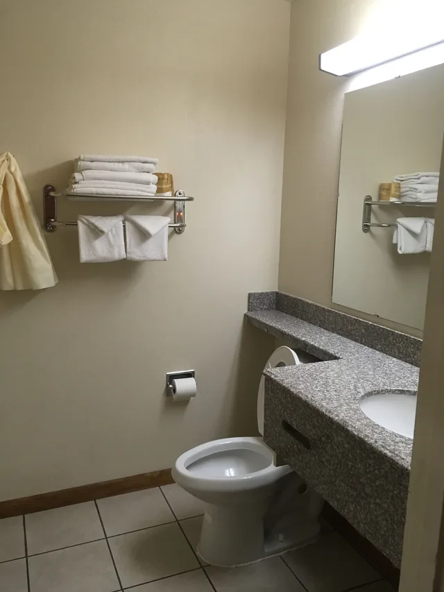 غرفة قياسية بسرير كينج، Budget Host La Fonda Motel 2/2
