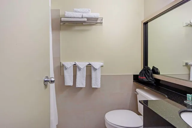 جناح بسرير كينج، Best Western High Road Inn 3/3