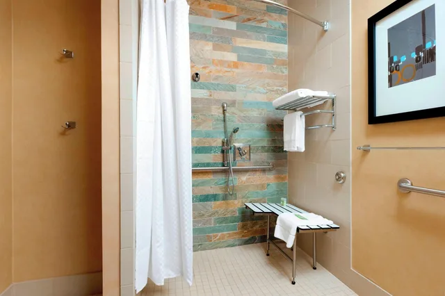 غرفة بسرير مزدوج لذوي الإعاقة، The Westin Verasa Napa 4/5