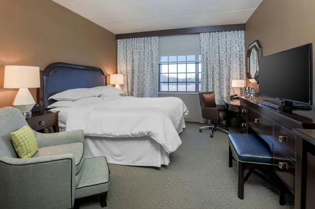 غرفة بسرير كينج، Sheraton Tarrytown Hotel 1/4