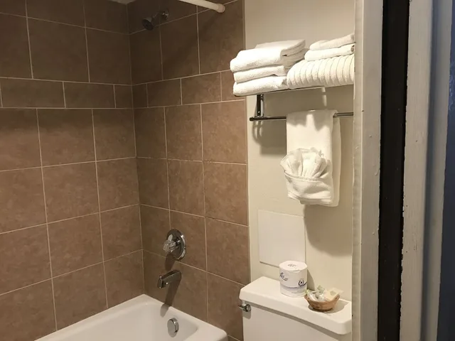غرفة ديلوكس بسريرين مزدوجين، Snowshoe Motel 6/9