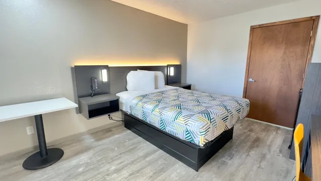 غرفة بسرير كوين لذوي الإعاقة، Motel6 Dyersburg, TN 1/10