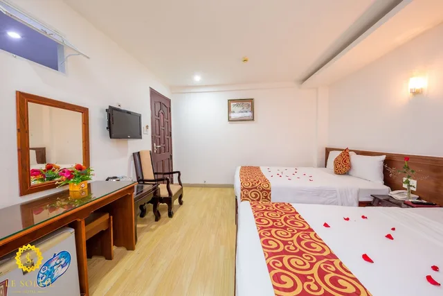 غرفة قياسية رباعية بسريرين كوين، Le Solei Hotel Nha Trang 1/7
