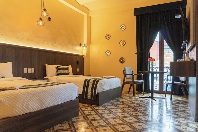 Junior, 2 Double Beds, Casona Oaxaca 4/10