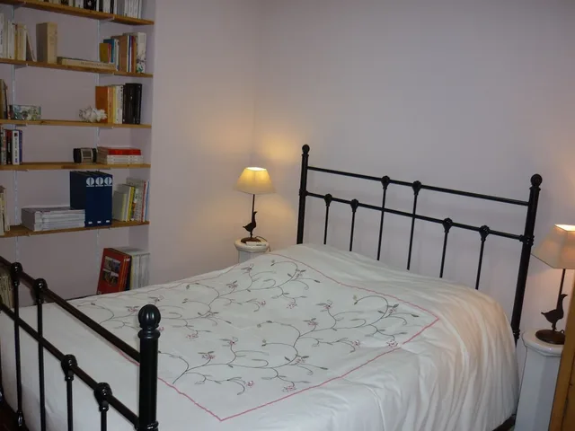 Suite, 1 Single and 2 Double Beds, Chambres D'hôtes Dodo Et Tartines 2/6