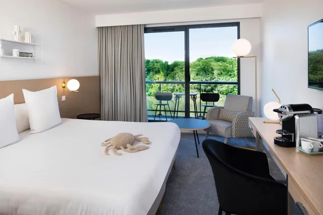 غرفة ديلوكس بإطلالة على البحيرة، Best Western Plus Hotel Les Rives Du Ter 2/8