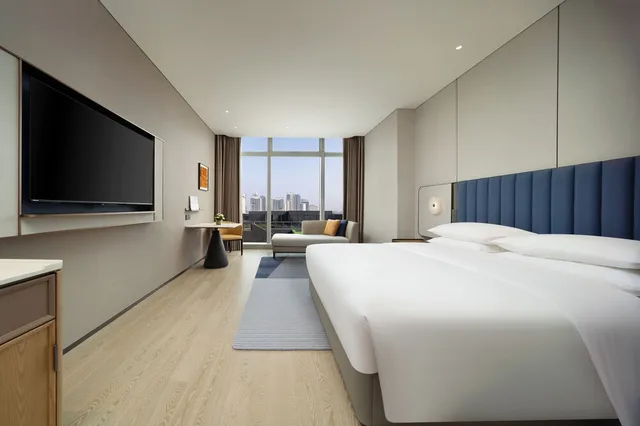 غرفة قياسية بسرير كينج، Novotel Chengdu Lige 2/5