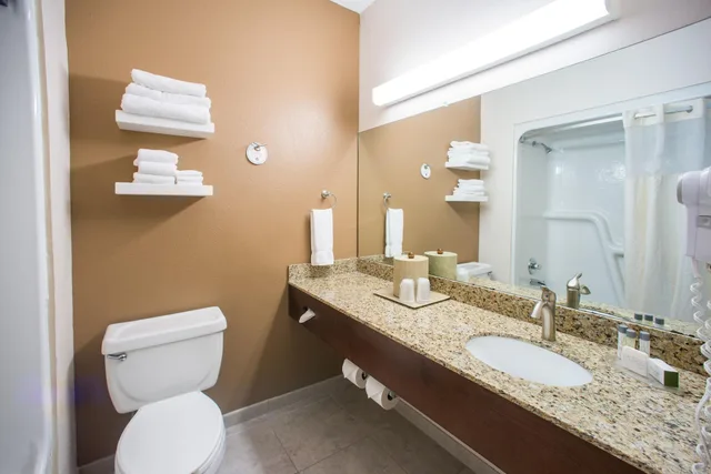 غرفة بسريرين كوين، Northfield Inn Suites Conference Center 3/6