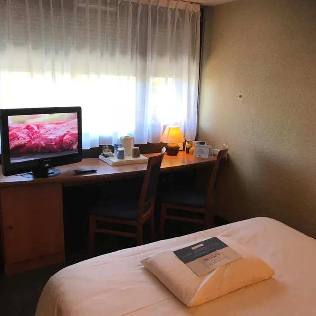 غرفة بسرير مزدوج، KYRIAD TARBES - ODOS 7/10