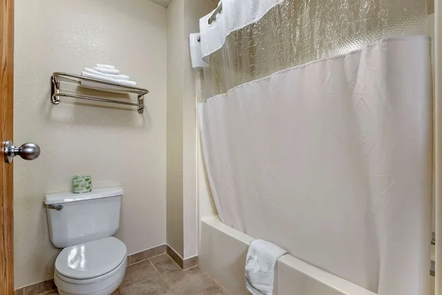 Efficiency, Suite, King Bed، Quality Inn Creston 3/3
