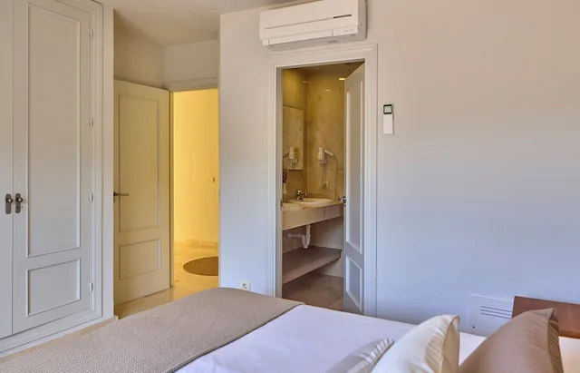 Beach House, Superior, 1 Queen and 4 Single Beds، Universal Aquamarin Beach Houses 1/5