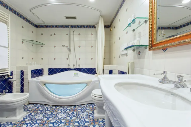 Suite, Lloyd's Baia Hotel 3/4