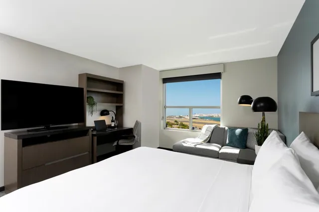Room, King Bed, Bay View، Hyatt House San Juan 1/4
