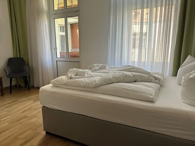 Apartment, King Bed, Jahrhunderthotel Leipzig 1/2
