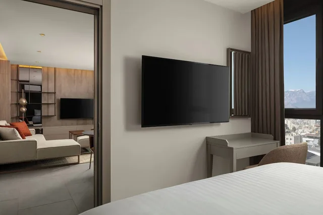 جناح بسرير كوين بإطلالة على المدينة بغرفة نوم واحدة مع أريكة، Residence Inn by Marriott Antalya 6/10