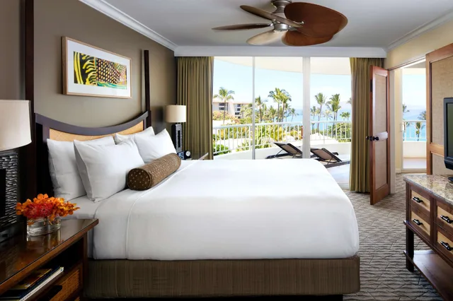 جناح ديلوكس بسرير كينج بإطلالة على البحر بغرفة نوم واحدة مع أريكة، Fairmont Kea Lani Maui 2/5