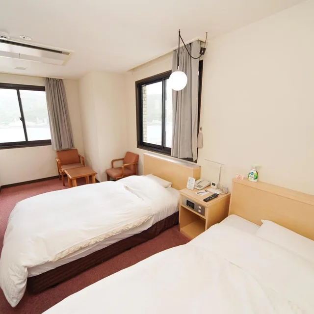 غرفة قياسية بسريرين منفصلين للمدخنين، Amami Port Tower Hotel 2/5