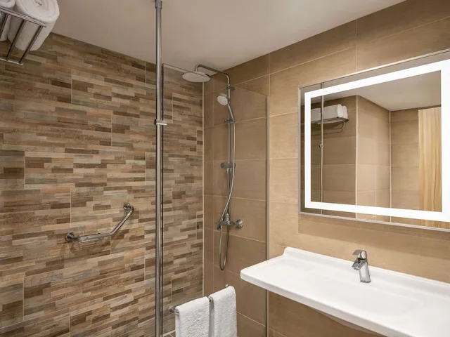 Superior, Twin Beds, Novotel Cairo Airport 7/10