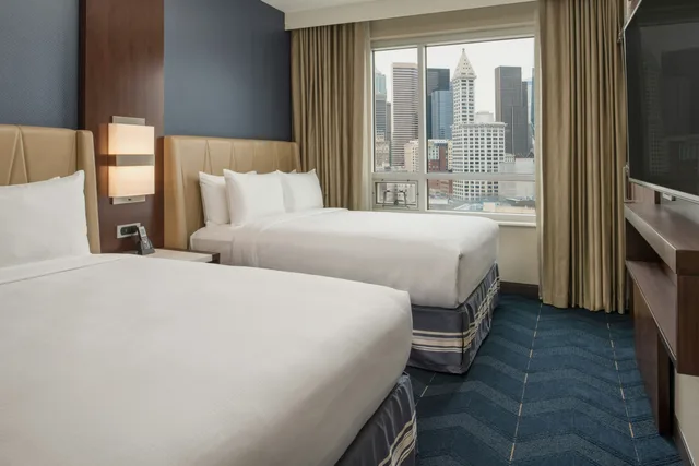 جناح بسريرين كوين بإطلالة على المدينة، Embassy Suites By Hilton Seattle Downtown Pioneer Square 1/2