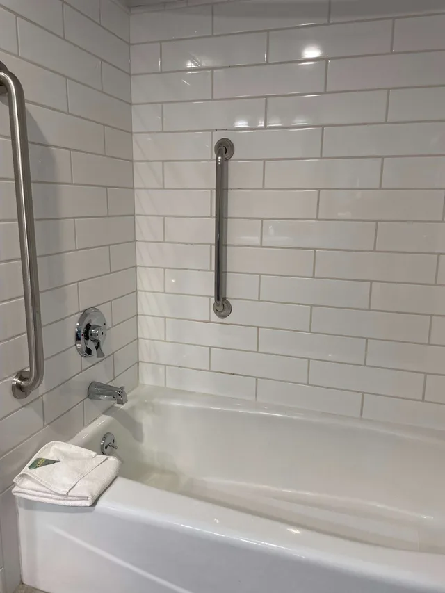 غرفة قياسية بسرير كينج لذوي الإعاقة، Chateau Big Bear Boutique Hotel, BW Signature Collection 5/5