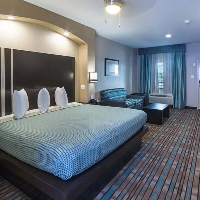 غرفة بسرير كينج للمدخنين، Econo Lodge Inn and Suites Houston NW-Cy-Fair 1/7