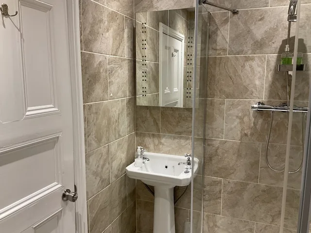 Superior, King Bed, Front House، Glenora Guest House 4/4