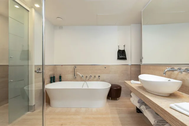 جناح جونيور عائلي بسرير كينج، DoubleTree by Hilton Florence Metropole 4/6