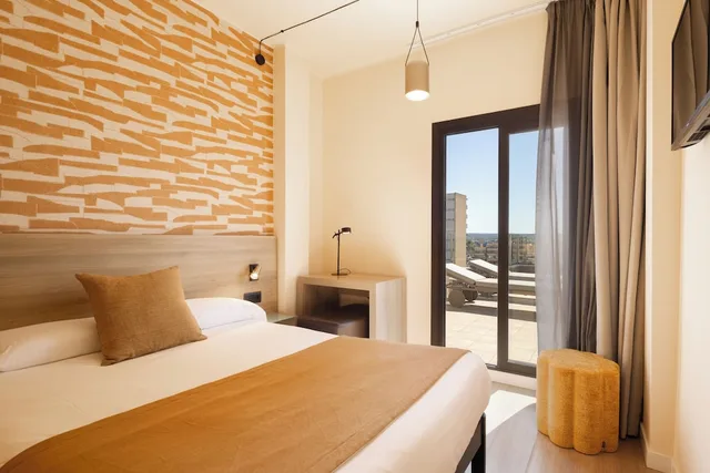 غرفة بسريرين منفصلين بشرفة بإطلالة جزئية على البحر، Hotel Playa Mallorca 2/10