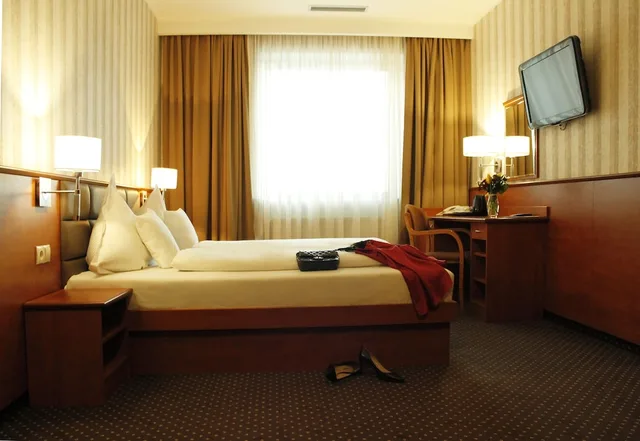 غرفة ديلوكس بسرير مزدوج، Vega Hotel 3/4