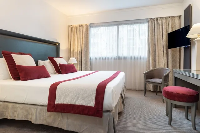 Standard, Twin Beds, City or Courtyard View، Hotel Charlemagne by Happyculture 6/10
