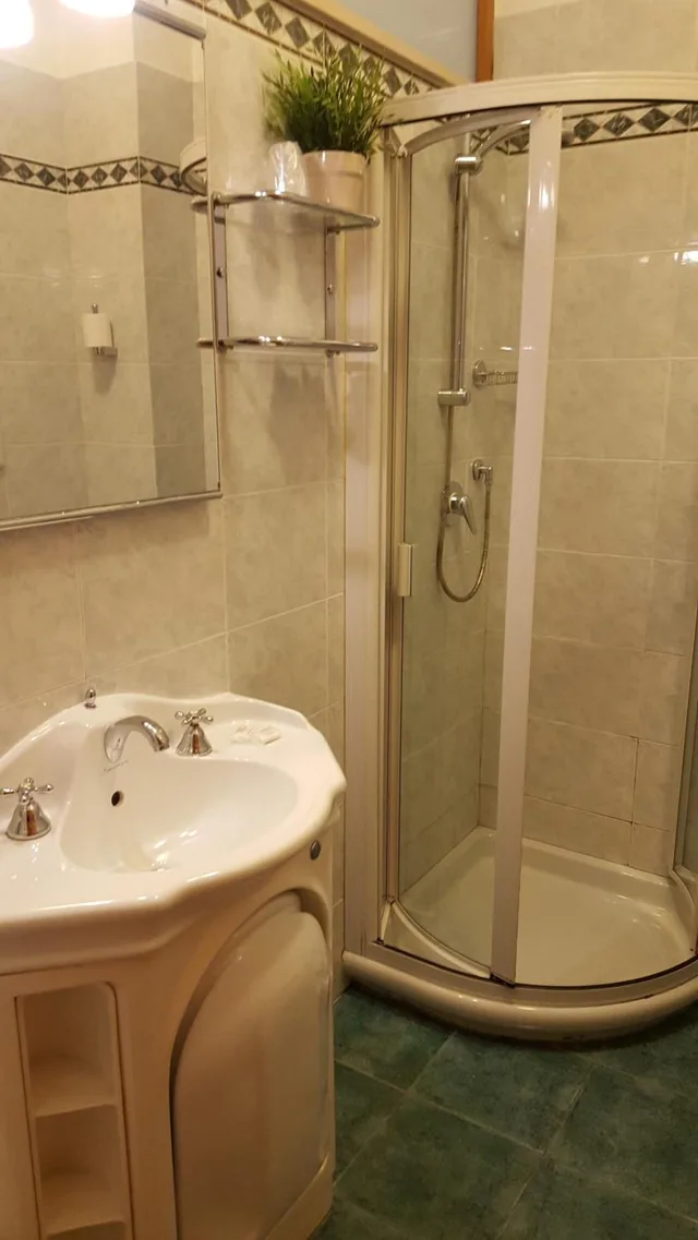 غرفة ثلاثية، Nuovo Albergo 10/10