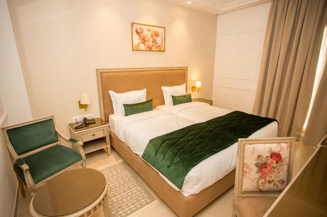 Economy, Twin Beds, Palais Royal 3/5