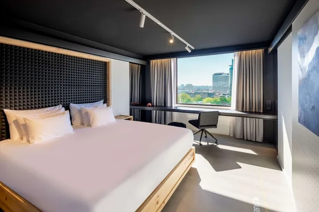 Nhow, Art, Junior Suite, King Bed، Nhow Brussels Bloom 1/10