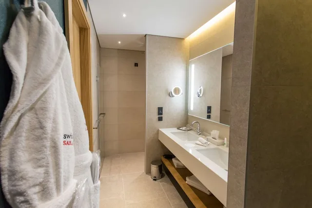 Swiss, 2 Double Beds, Swissotel Sarajevo 3/3