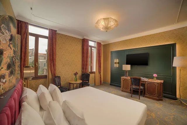 غرفة بريميوم بإطلالة على القناة، NH Collection Venezia Grand Hotel Palazzo dei Dogi 4/10