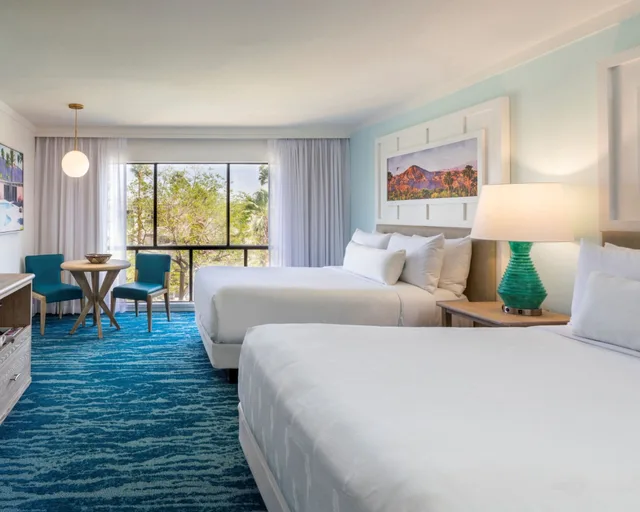 غرفة قياسية بسريرين كوين لذوي الإعاقة، Riviera Resort and Spa Palm Springs 1/2