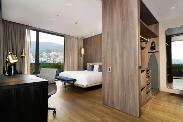 King Room With Balcony And Roll-in Shower-Mobility Accessible، Salvio Parque 93 Bogota, Curio Collection by Hilton 5/10