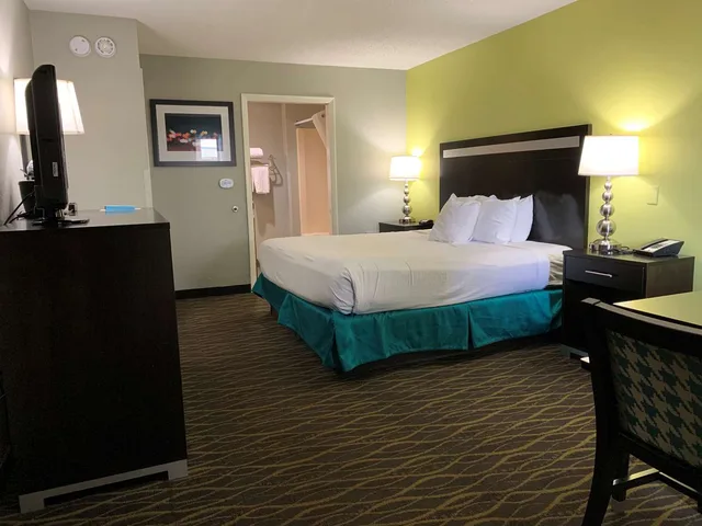 غرفة بسرير كينج للمدخنين لذوي الإعاقة، Best Western Inn Florence 2/4