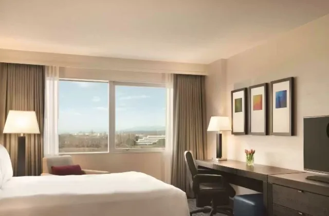 غرفة بسرير كينج لذوي الإعاقة، Radisson Hotel Vancouver Airport 3/3