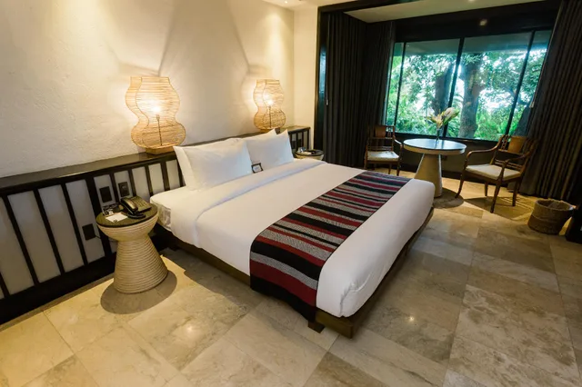 Premier, Suite, Villa، The Henry Resort Dumaguete 2/2