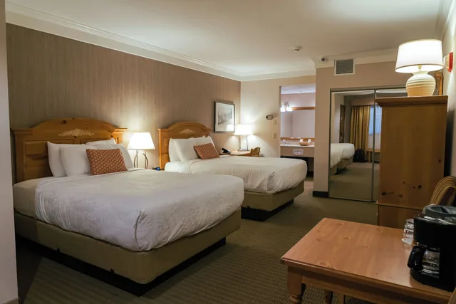غرفة بزنس بسريرين كوين في الطابق الأرضي، The Inn at Holiday Valley 2/3