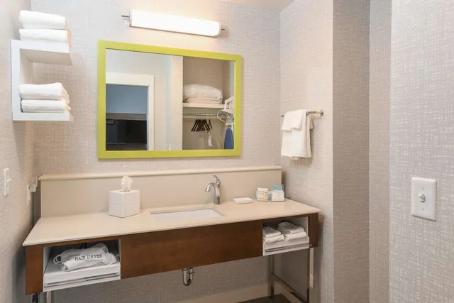 جناح استوديو بسرير كينج، Hampton Inn and Suites Cincinnati Liberty Township 1/2